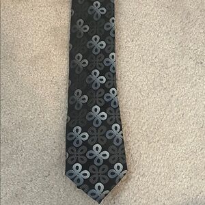 TALLIA Black Tie with Silver Floral Motif